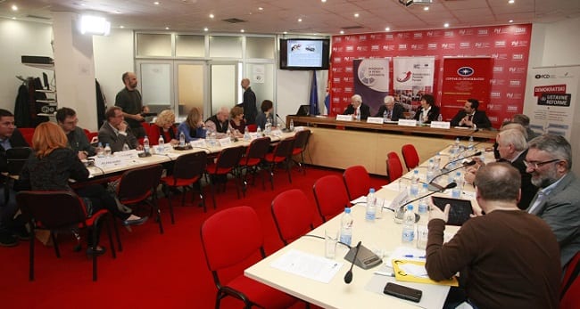 Zabrinjava želja da hrlimo u prošlost 1 centar za demokratiju