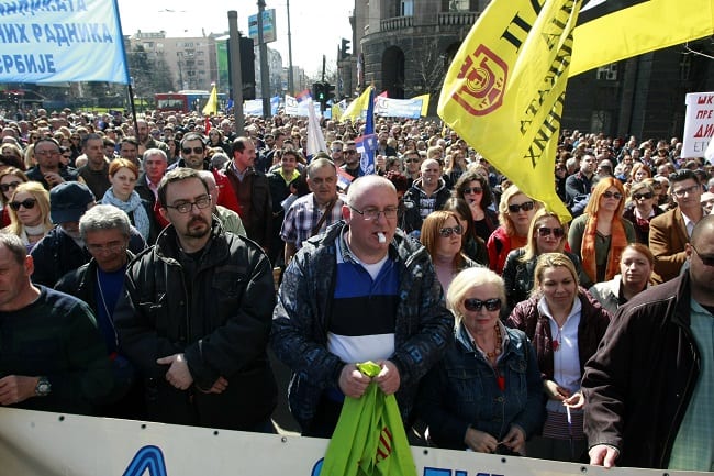 Beograd, 17.03.2017. -Protest Unije sindikata prosvetnih radnika, danas  ispred Vlade Srbije u Beogradu. (BETAPHOTO/MILOS MISKOV/MO)
