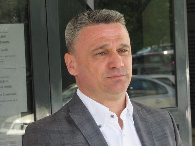 Gradonačelnik glasao sa porodicom (FOTO) 7 izbori9
