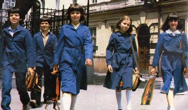 Od septembra uniforme u školama? 1 kecelje