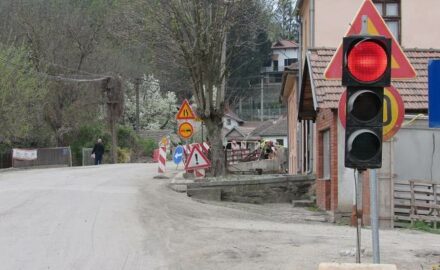 RADOVI NA PUTU