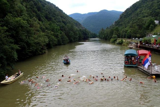 Plivački maraton u Ovčar Banji 1 start 1