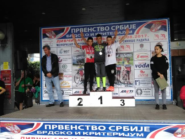 Boško Velicic na postolju u Valjevu