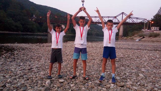 Pioniri KK Čačak treći u državi 1 kajak