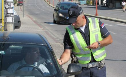 policija
