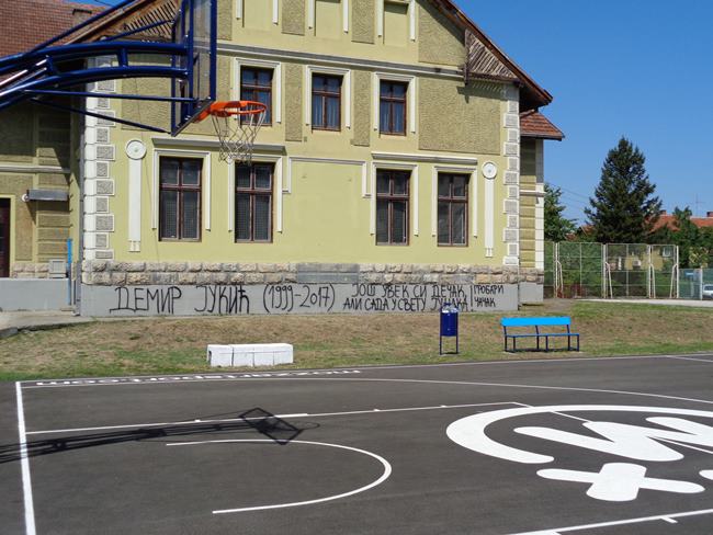 Vandali aktivni i ispred policije (FOTO) 2 sokolana