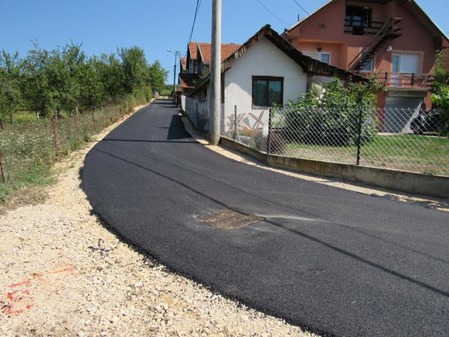 Asfaltiran Kovačevića put (FOTO) 5 radovi