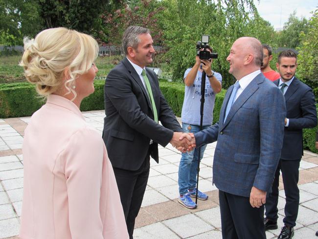 Ministar Popović posetio NTP, Institut i Uniplast 1 institut 1