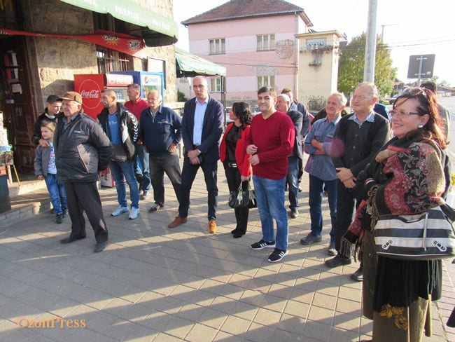 Bresnica se odužila slavnom akademiku (FOTO) 4 bresnica3