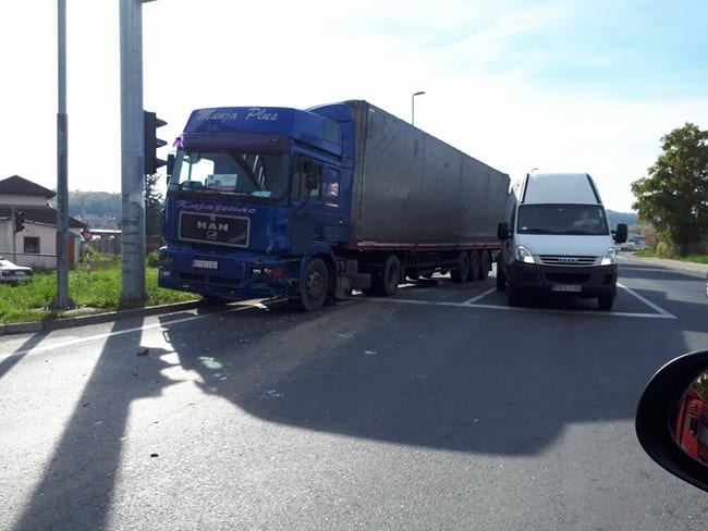 Saobraćajna nezgoda kod Slovasa (FOTO) 1 nezgoda