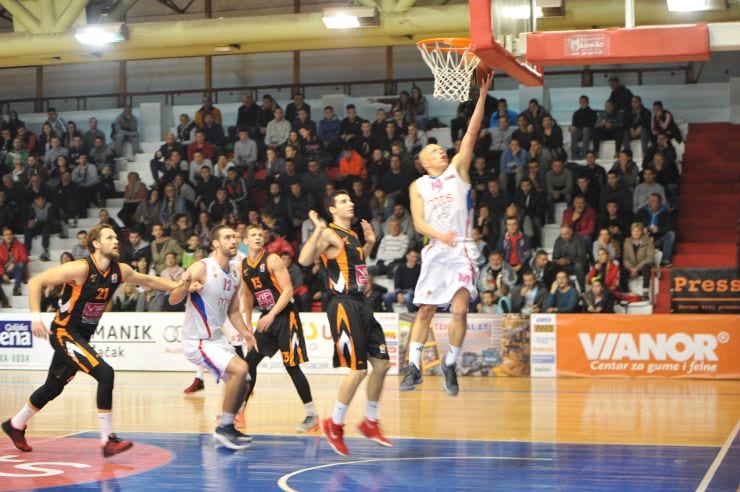 Borac ubedljiv, poražen Dinamik 1 borac5 1