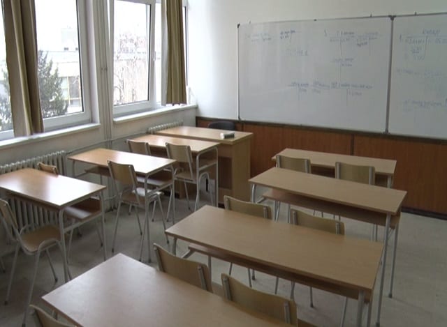 Ekonomska dobila milion dinara za opremanje škole 1 ekonomska