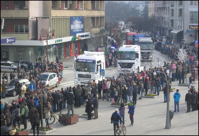 Božić u Čačku: Kočijaši, trubači, kamiondžije, bajkeri (FOTO) 3 bozic-kamioni