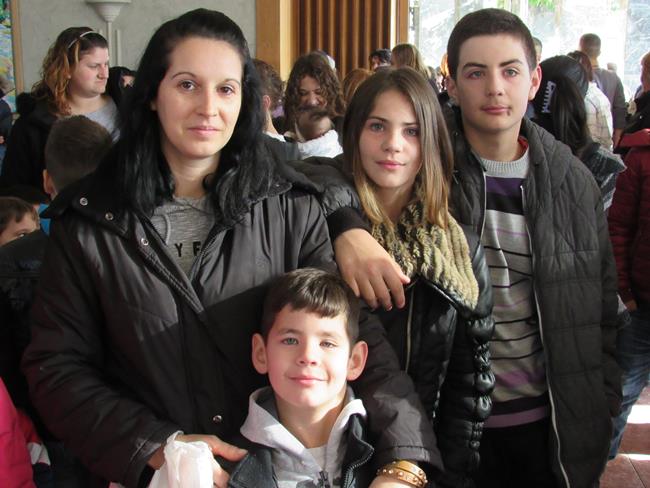 Humanost na delu: 540 mališana dobilo paketiće 6 bozic4
