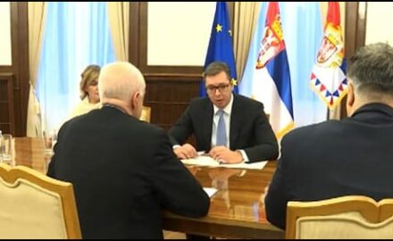 novinari-i-vučić-1
