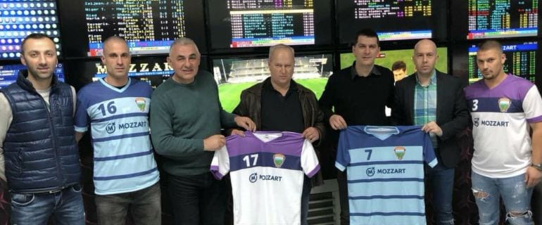FK Ovčar iz Markovice dobio nove dresove 2 dres1