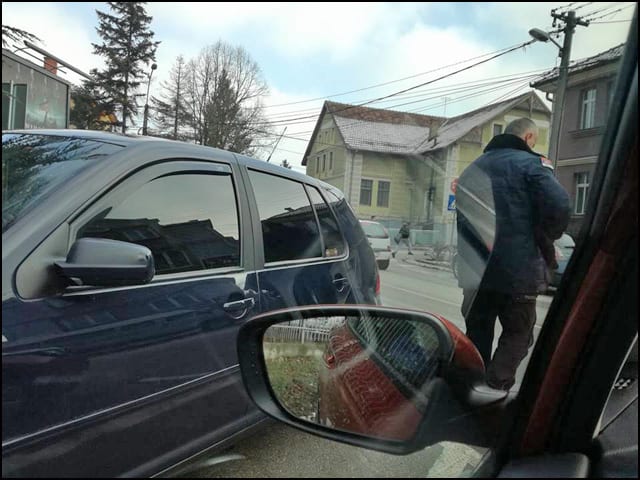 Da li zakon za sve važi podjednako? 1 policajac-sa-zatamnjenim-staklima