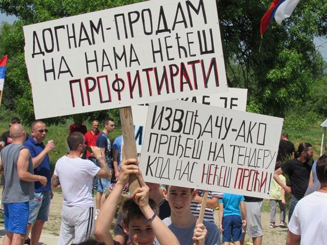 Protest meštana Košutnjaka, na zvuk sirena blokada ulice (FOTO) 9 kosutnjak11