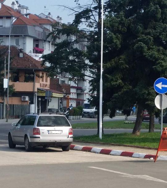 Krši propise a napada sugrađane 1 PARKRIANJE