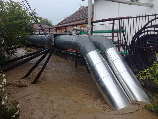 Izlile se rečice, opet problemi sa kanalizacijom i kanalima (FOTO, VIDEO) 3 izlivanje9