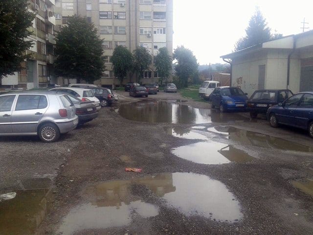 Kej: Preko bara i blata do stana 1 kej