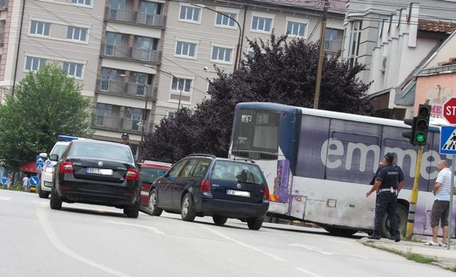 Manja nezgoda na uglu Nemanjine i Kneza Miloša (FOTO) 1 nezgoda3