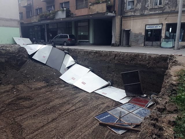 Slike grada: Vetar oborio zaštitnu ogradu 1 ograda