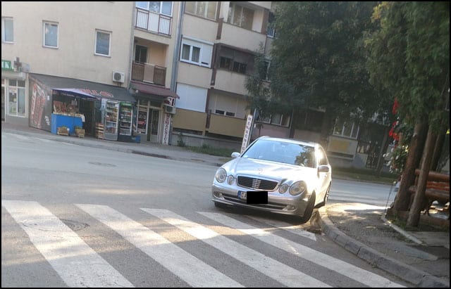 Da li za ovo treba komentar 2 parkiranje-nemanjina-2