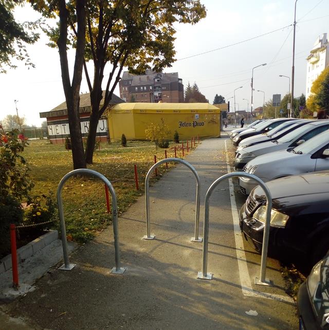 Ko je postavio barikade na Keju? (FOTO) 1 kej 2