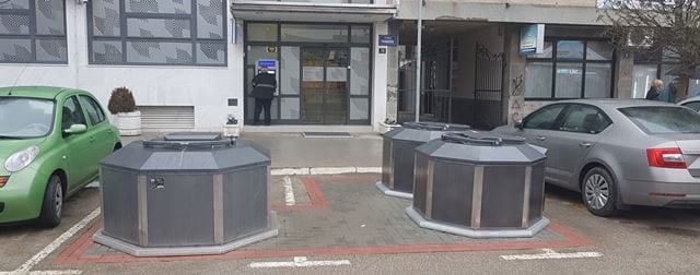 Podzemni kontejneri na nekoliko lokacija u gradu 2 kontejneri4