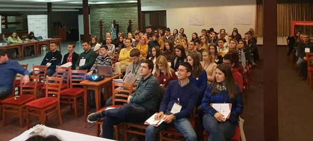 Srednjoškolci osmišljavali razvojne projekte 2 svetionik znanja1