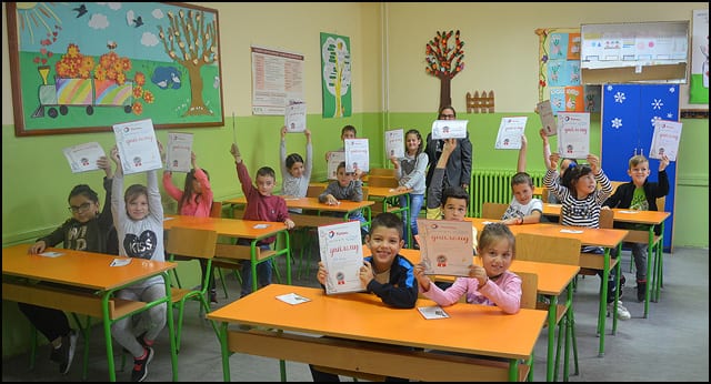 Od kuće do škole, od škole do kuće, Total šapuće: Oprezno 1 bezbednost-1