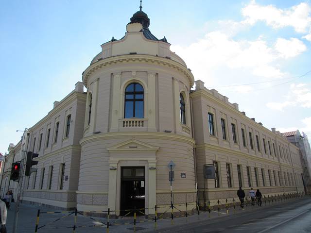 Obnovljena fasada na zgradi Ekonomske škole 1 ekonomska