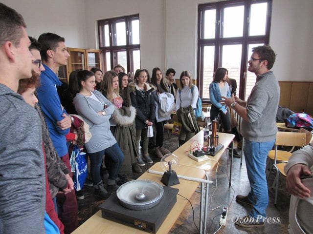 Festival fizike u Gimnaziji (FOTO) 1 fizika10
