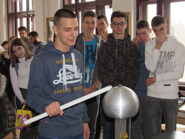 Festival fizike u Gimnaziji (FOTO) 4 fizika2