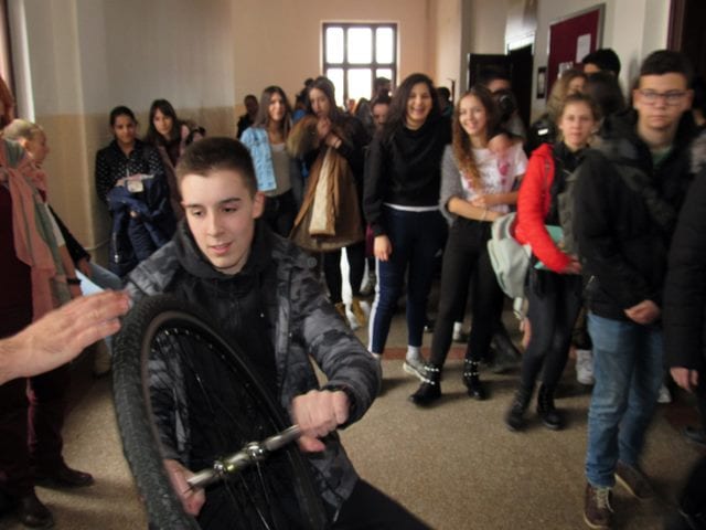 Festival fizike u Gimnaziji (FOTO) 11 fizika9