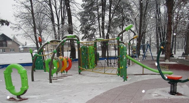 Otvoreno dečje igralište u Gradskom parku (FOTO) 4 igraliste1