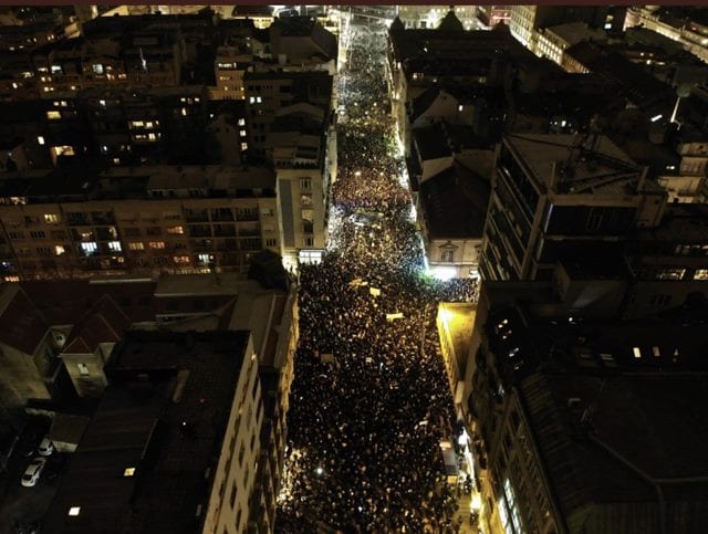 Srbija na ulicama: Na protestu u Beogradu preko 50.000 ljudi (FOTO, VIDEO) 3 protest 4