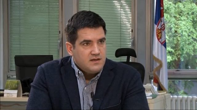Vlada bez informacija: Produžen mandat dva dana pre hapšenja 2 radat1