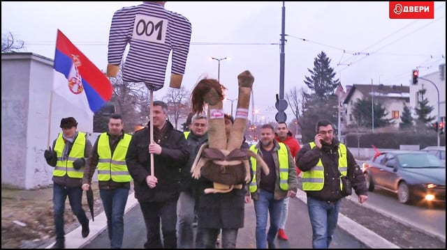 dveri-protest