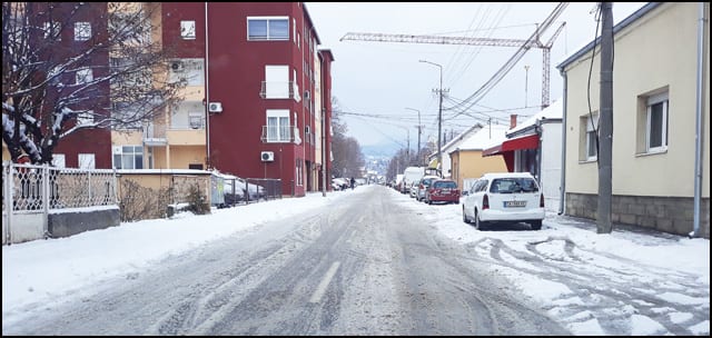 Svi autoputevi i državni putevi I i II reda prohodni 3 ulica-sneg