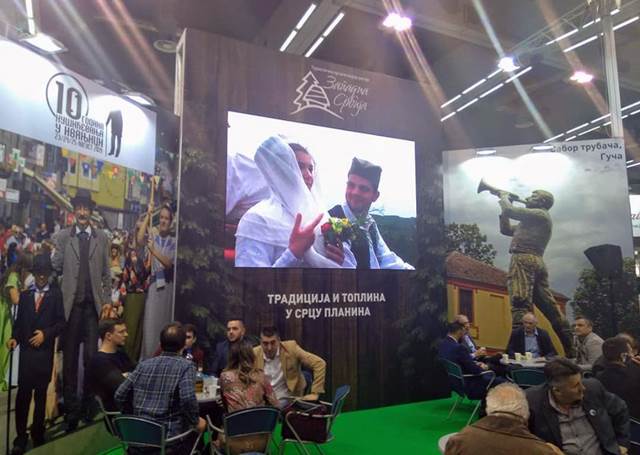 Dragačevska truba jača uz užičku komplet lepinju 2 turizam