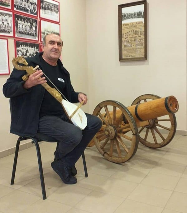 Guslarsko veče u Domu kulture 1 guslar