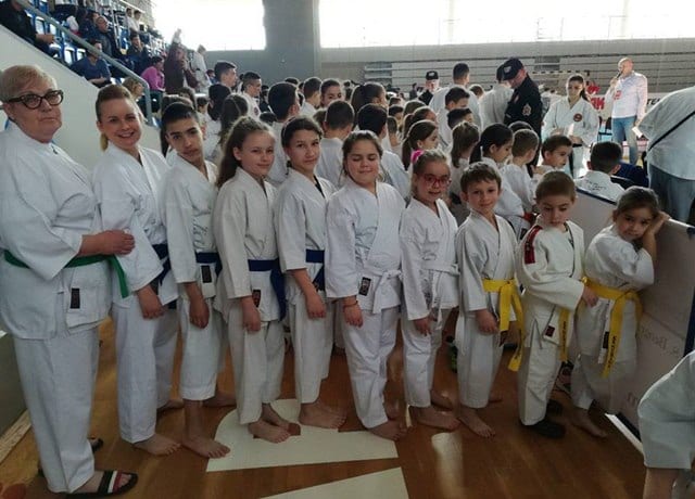 Šampionat u Kraljevu, uspešni karatisti Nemanje 3 nemanja1