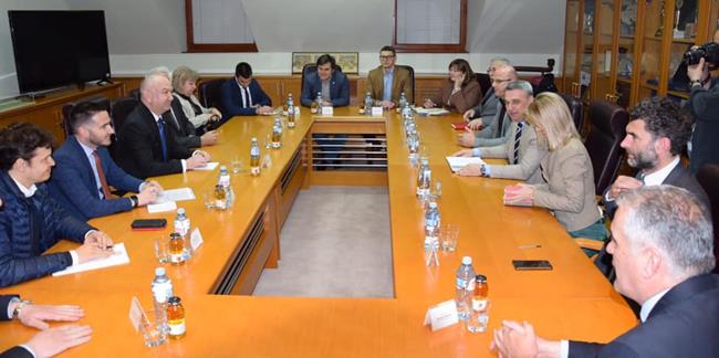 Ministar Popović posetio Startap centar u Čačku 2 ntp park1