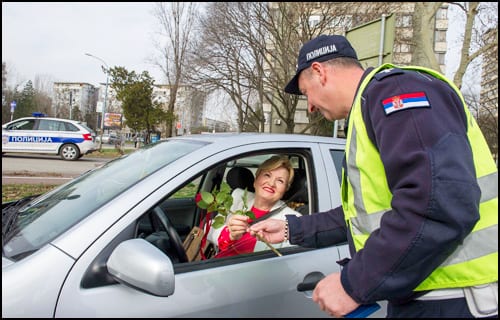 policija-8-mart-2