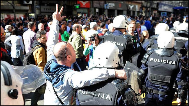 policija-i-protest