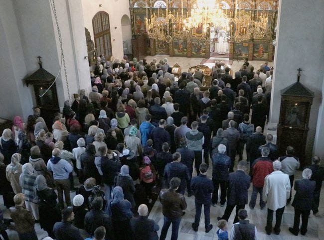 Episkop Justin sutra služi liturgiju u Čačku 1 CACAK USKRS LITURGIJA 28042019 MNA MILOS LUKIC 01
