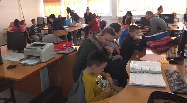 Predškolci iz Majskog cveta posetili Ekonomsku školu (FOTO) 1 majski cvet3