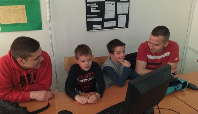 Predškolci iz Majskog cveta posetili Ekonomsku školu (FOTO) 5 majski cvet4